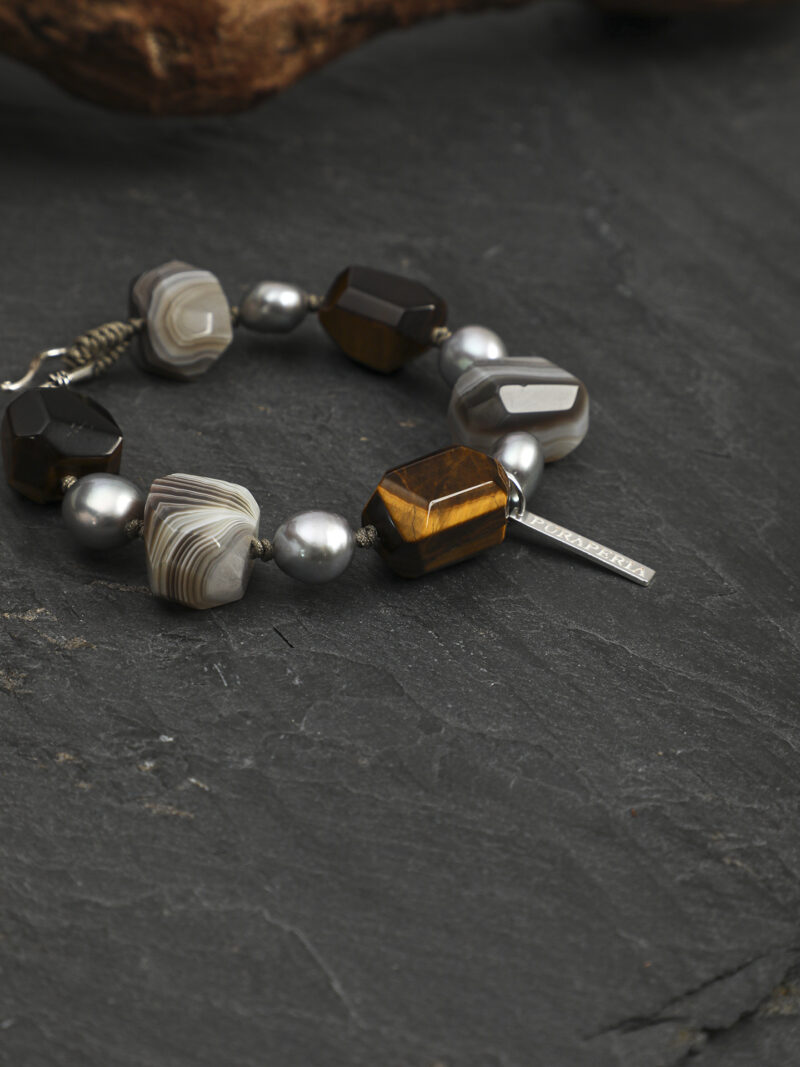 Original detail view of Tiger’s Eye, Agate & Cultured Pearl Bracelet
