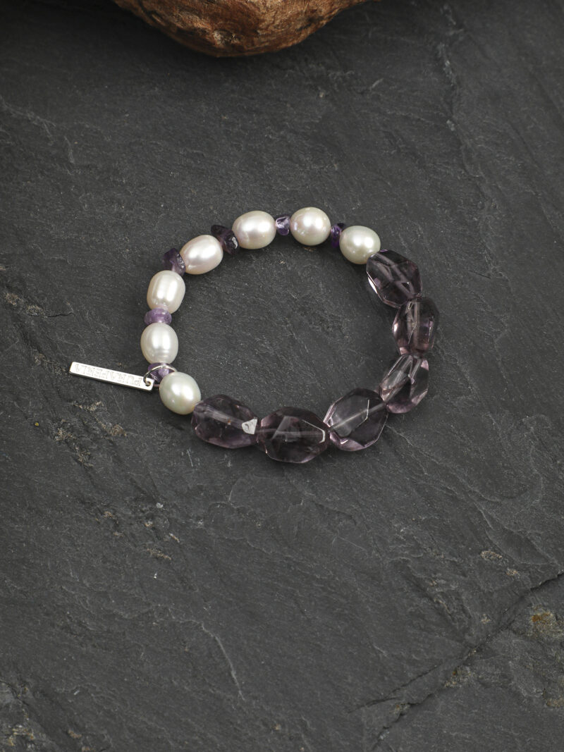 Aura & Qi detail 1J7A1782 Original detail view of Amethyst & Cultured Pearl Bracelet