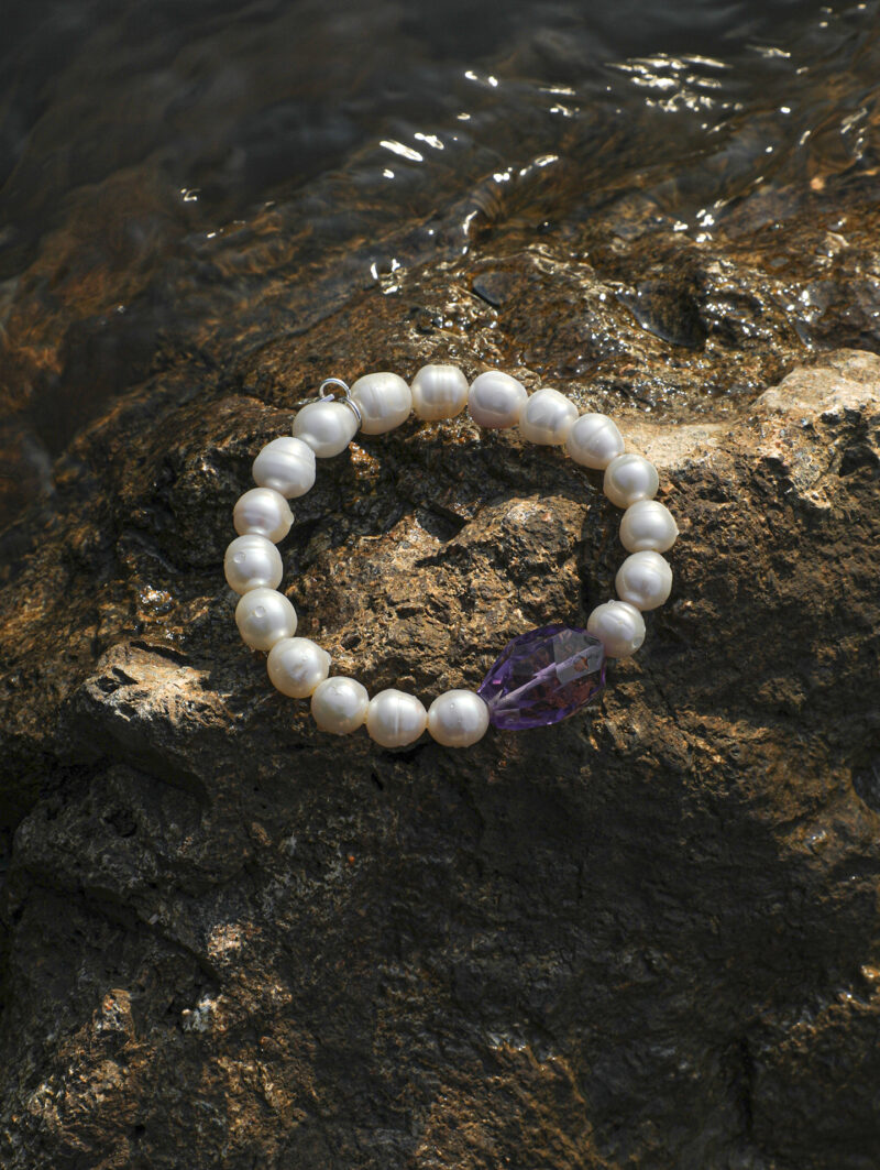 Aura & Qi detail 1J7A9384 Original detail view of Amethyst & Cultured Pearl Bracelet