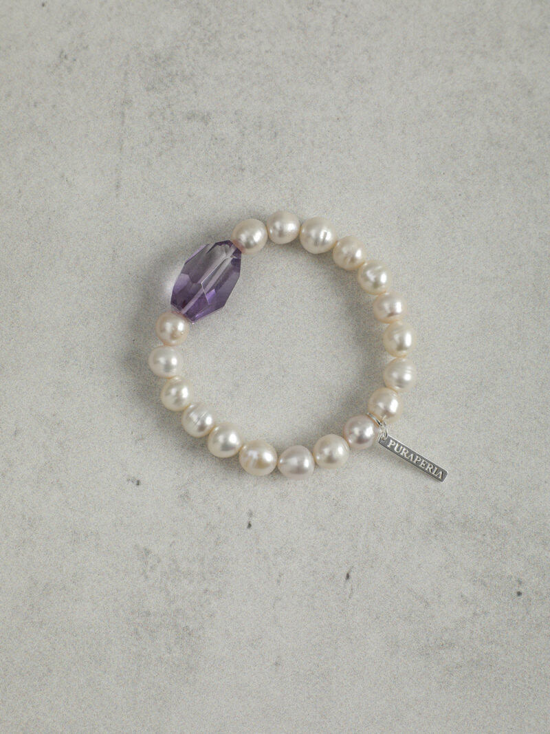 Aura & Qi detail 1J7A9657 Original detail view of Amethyst & Cultured Pearl Bracelet