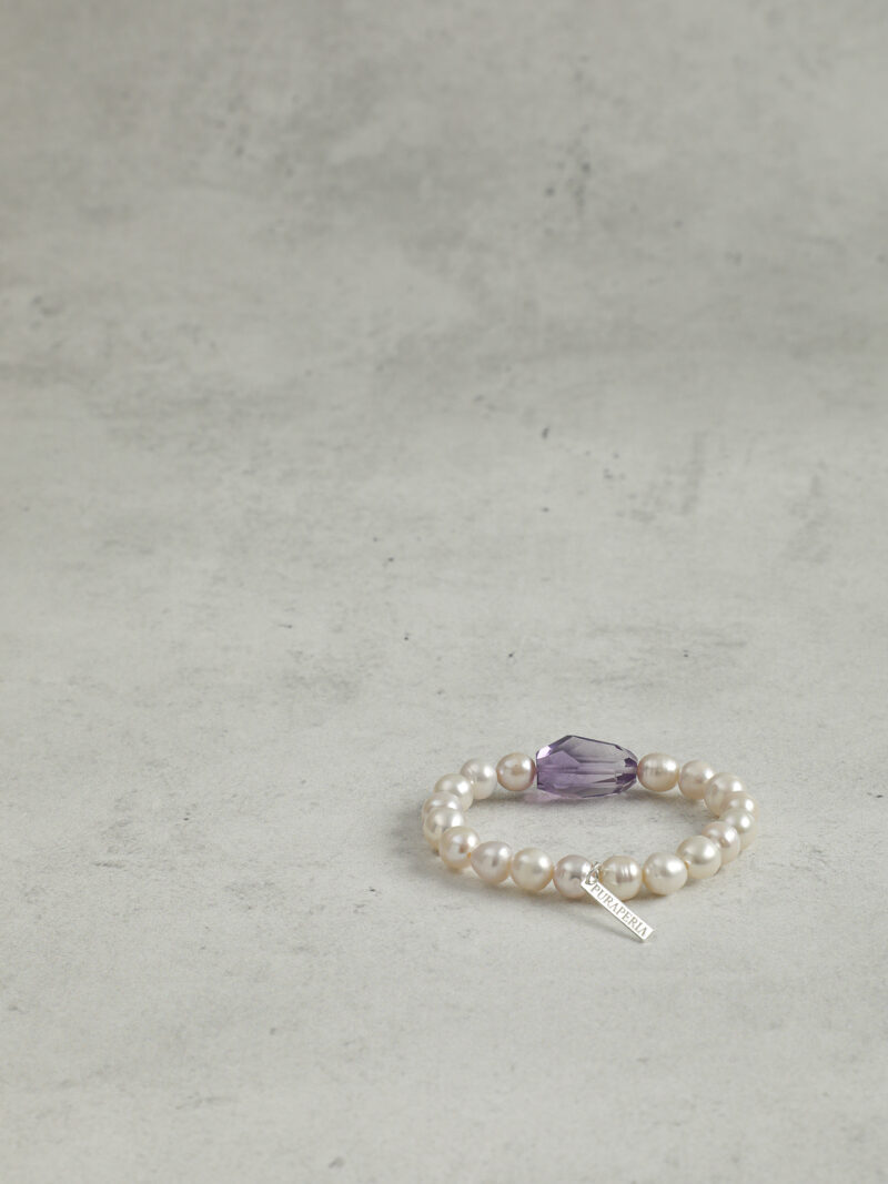 Aura & Qi detail 1J7A9688 Original detail view of Amethyst & Cultured Pearl Bracelet